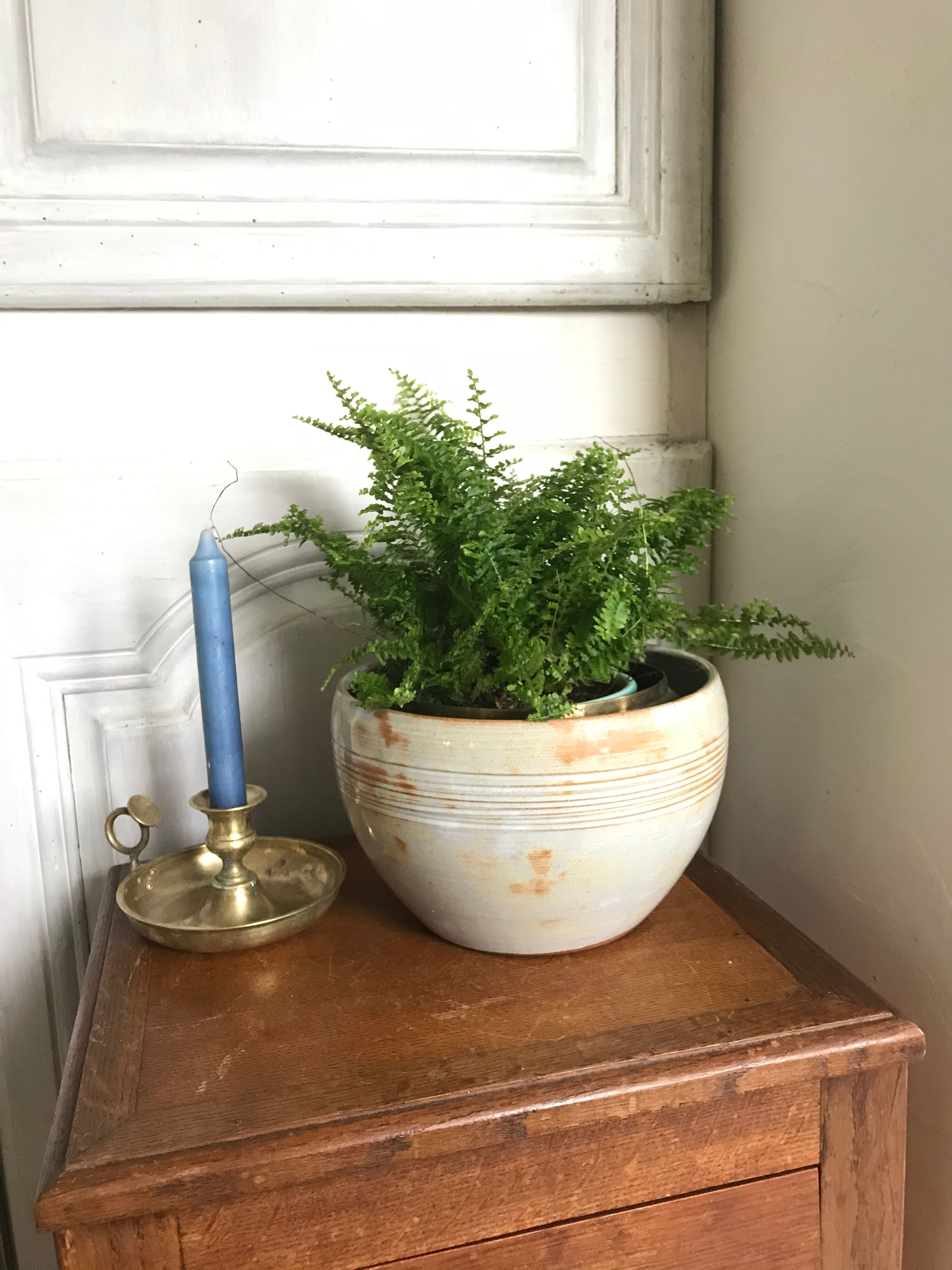 Cache pot in vintage sandstone