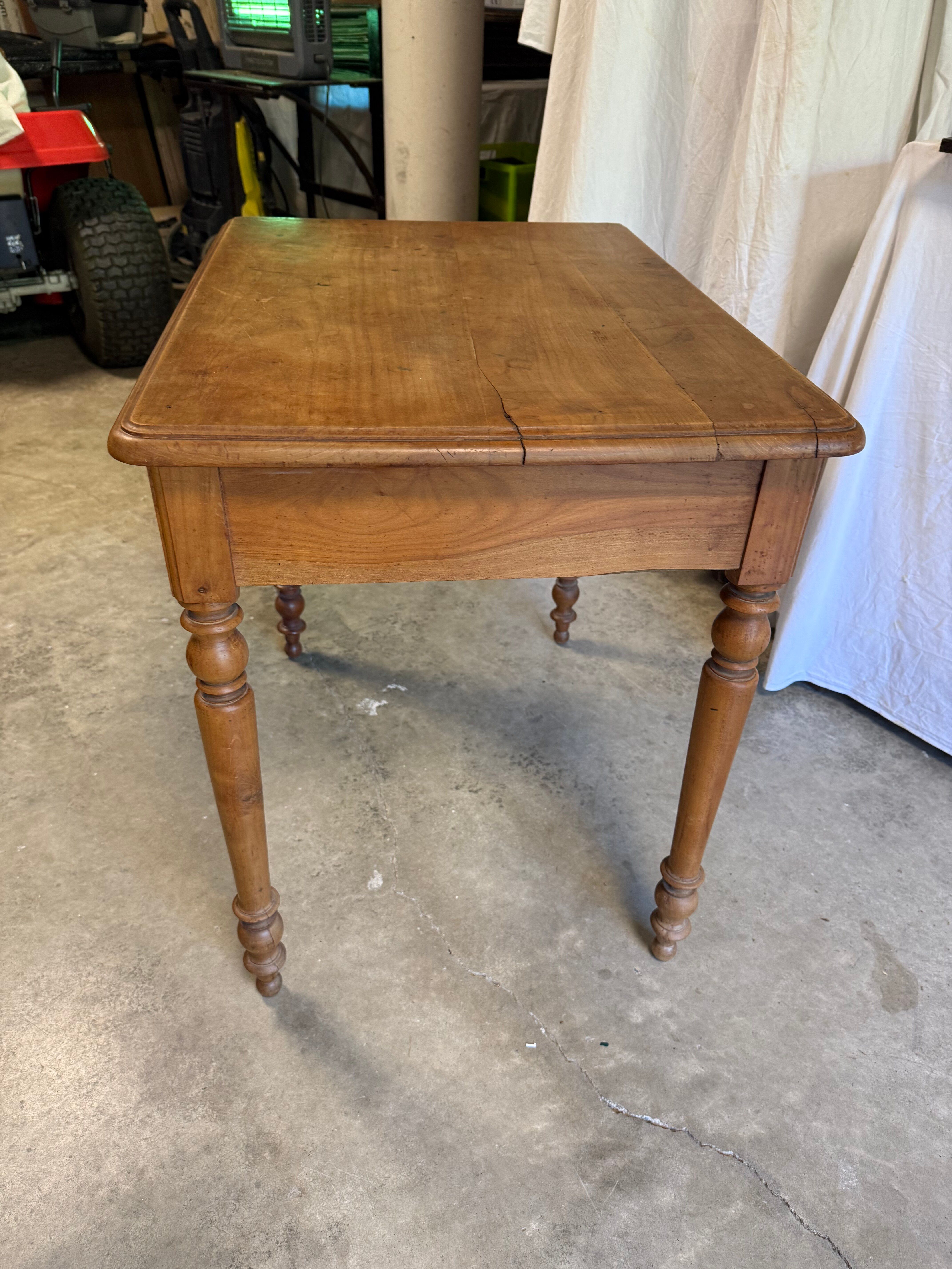 Table bureau
