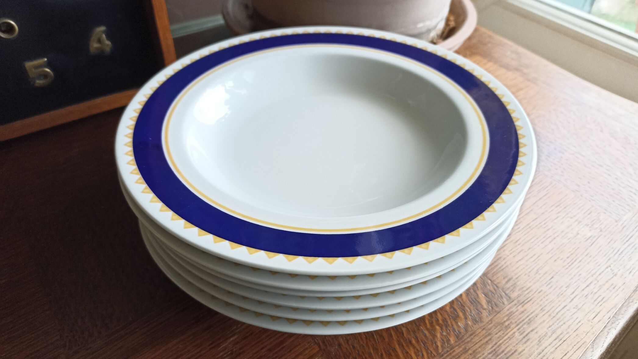 6 hollow / pasta plates by Saturnia porcelain
