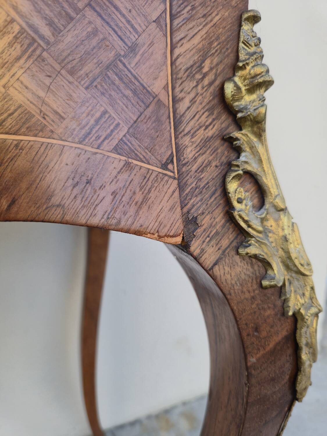 Louis XV style lady's desk in marquetry and bronze