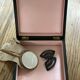 Coffret à bijoux en bois plaqué marqueté à décor de marqueterie laiton