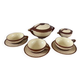 Small tea service in fine earthenware.