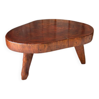 Table basse brutaliste tripode