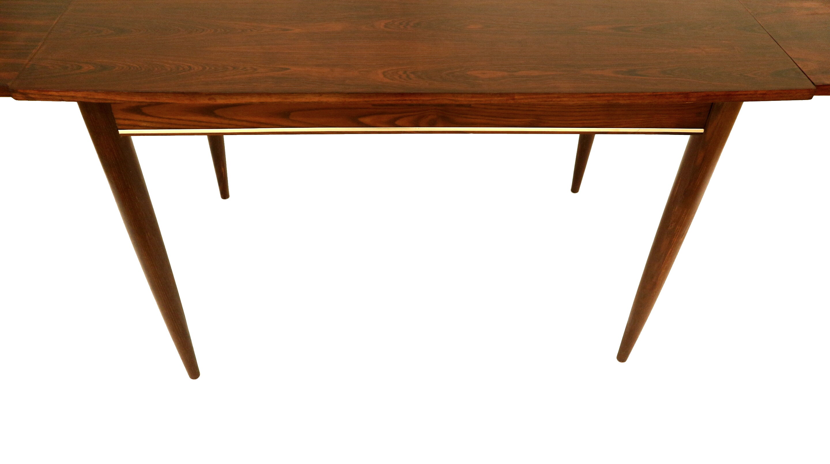 Extendable rosewood dining table made in the 1960s