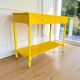 Table d'appoint/console vintage en bois jaune soleil