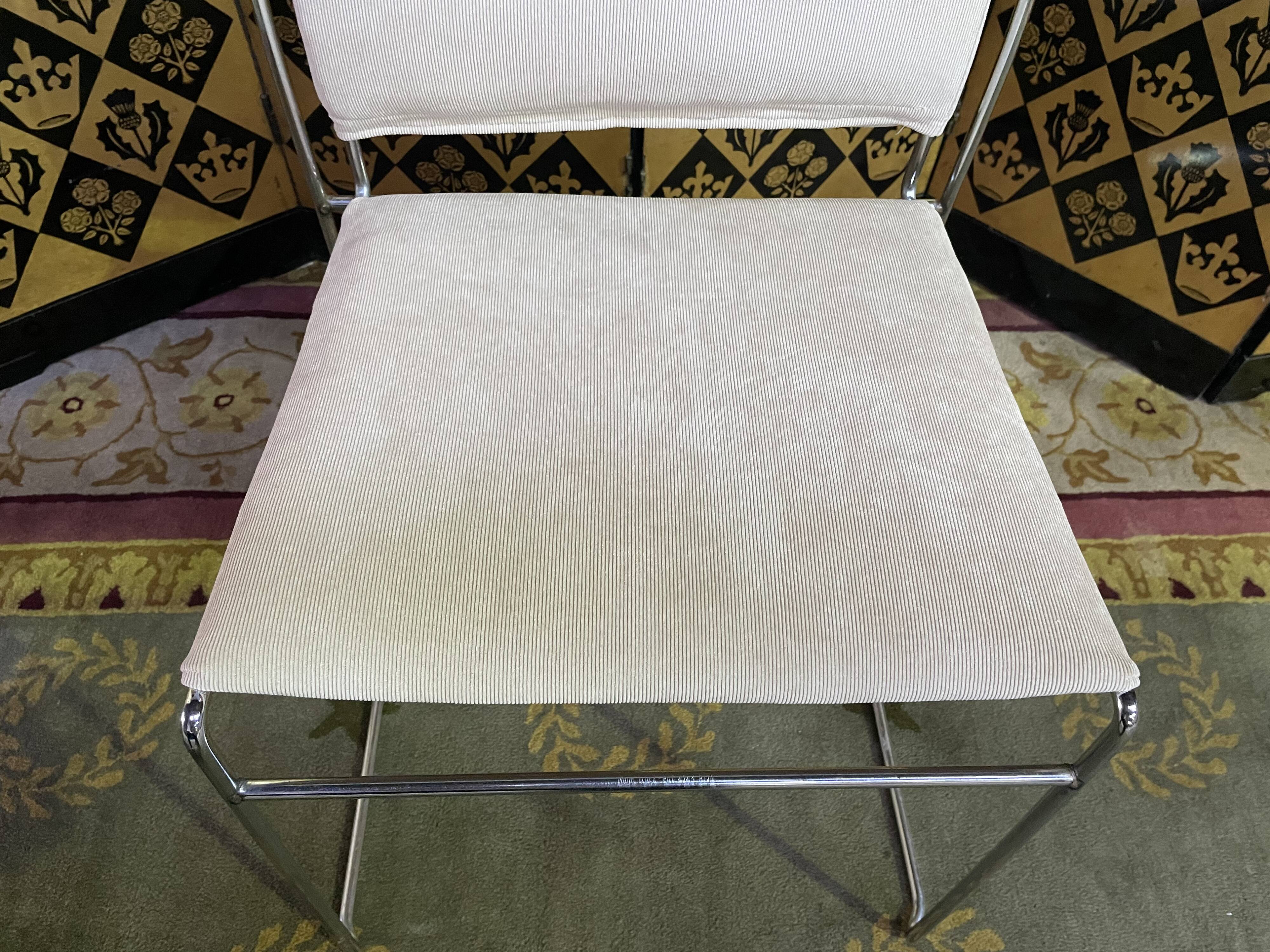 8 1970 chairs in chromed metal "made an Italy" restored