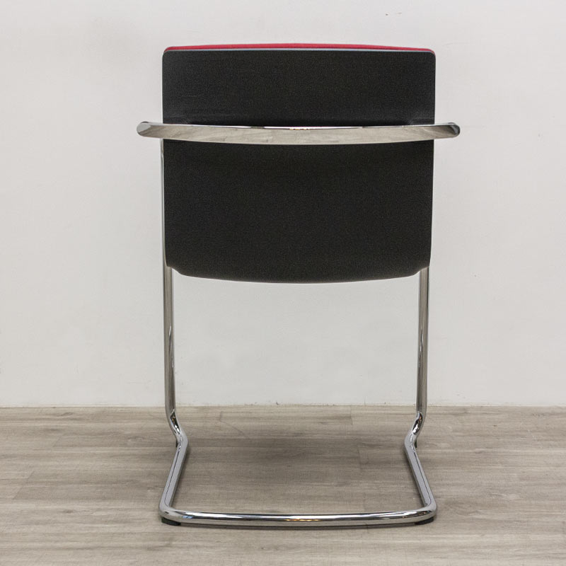 WILKHAHN Neos chair with armrests