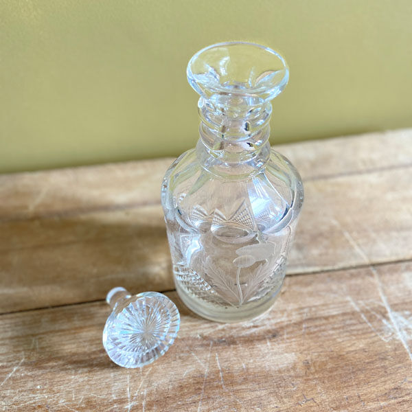 Carafe en cristal gravé et ciselée