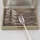 Christofle Perles 12 silver-plated cake forks, excellent condition.