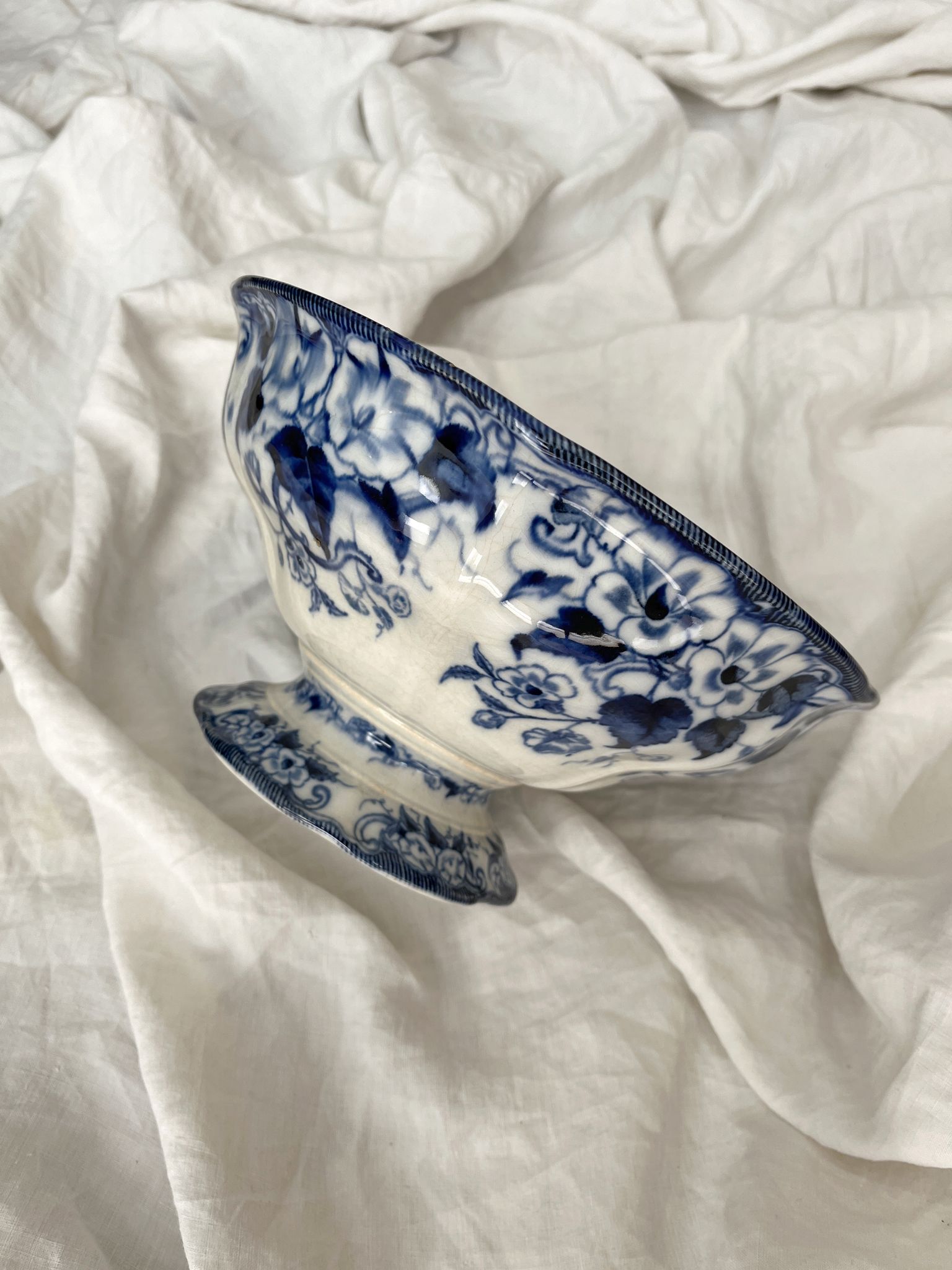 Flora pedestal bowl/salad bowl, Creil and Montereau, late 19th century