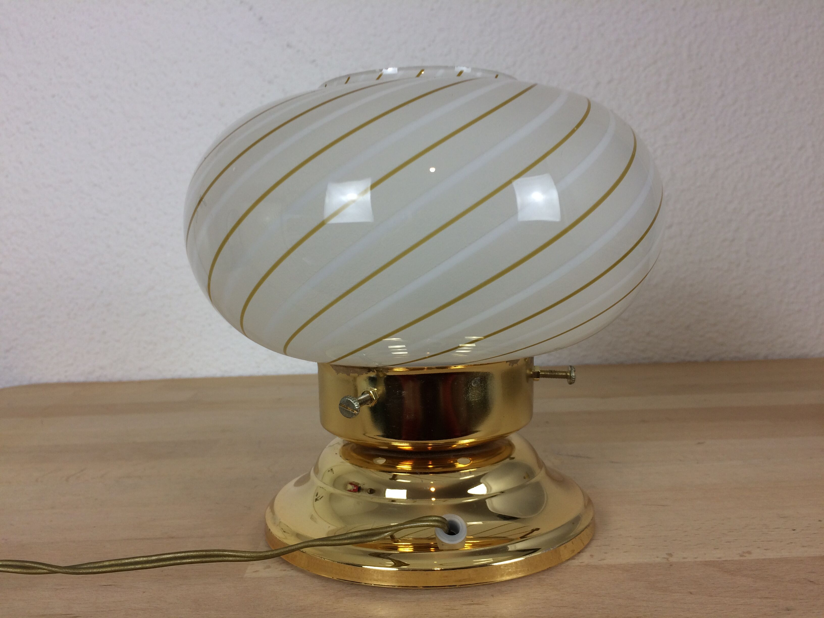 Lamp mushroom globe glass golden base