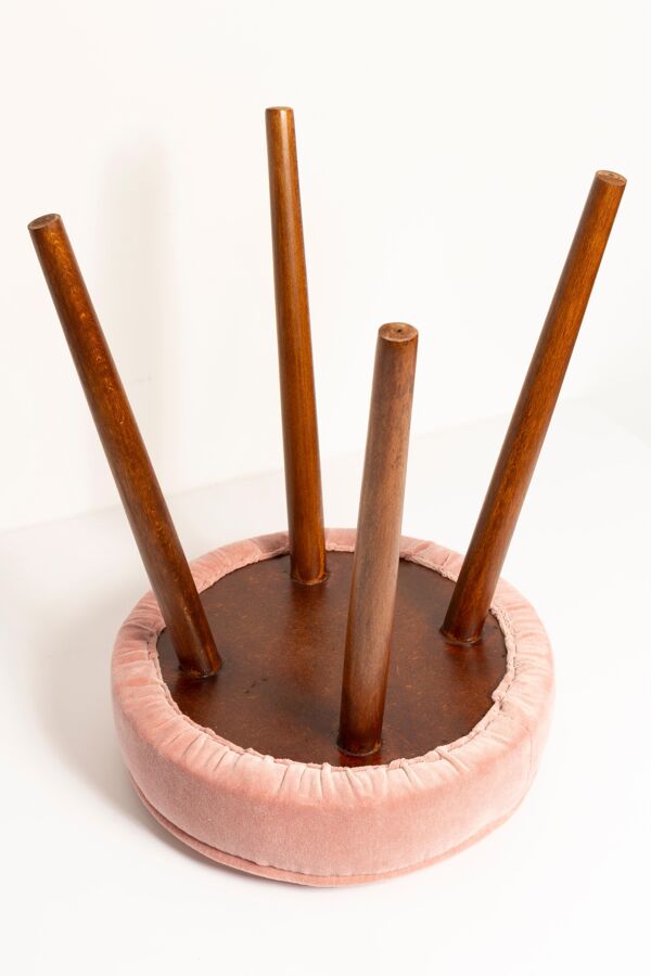 Ensemble de deux tabourets en velours rose bébé milieu du siècle, Europe, années 1960