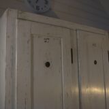 Armoire blanche en bois