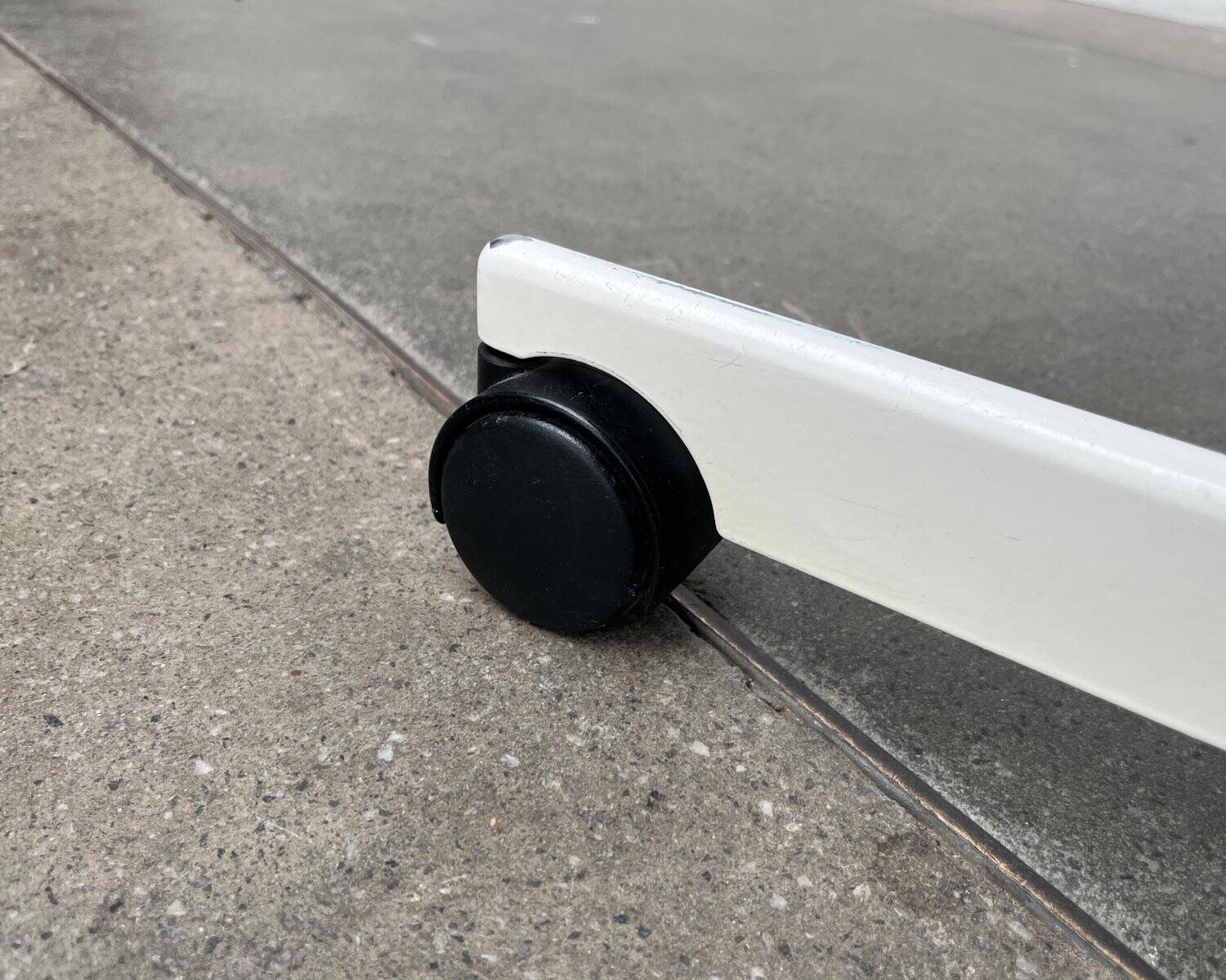 Mid-century Danish architect swivel office chair by Jørgen Rasmussen for Kevi, 1960s.