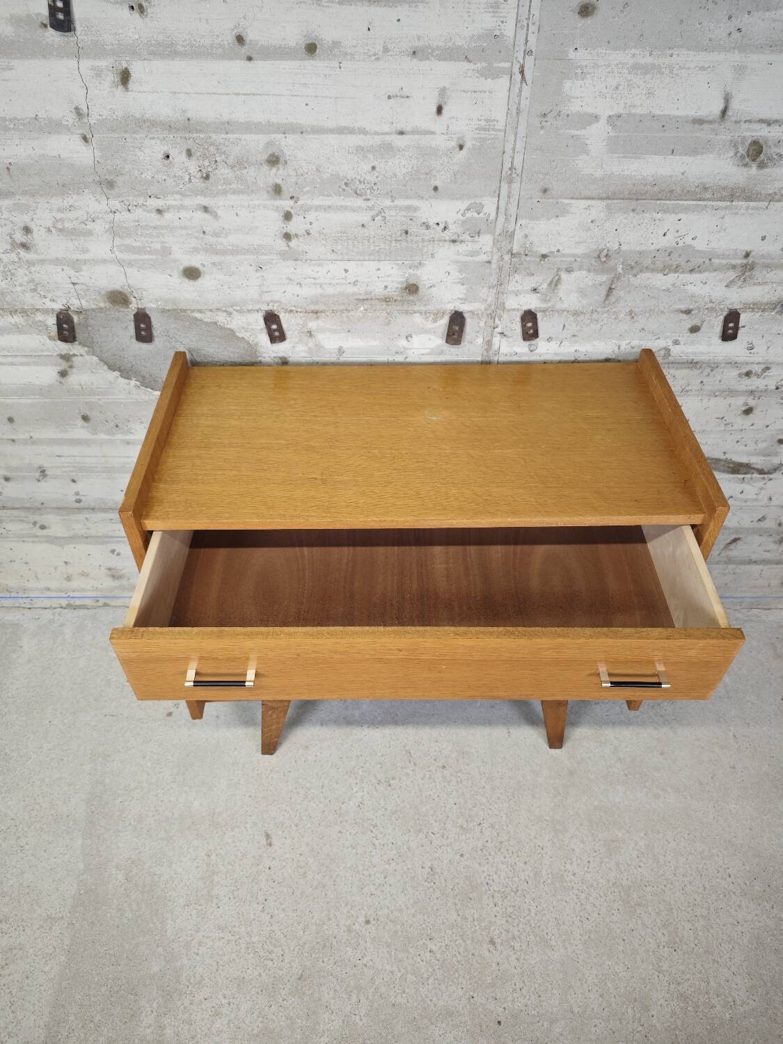 Vintage chest of drawers in light wood