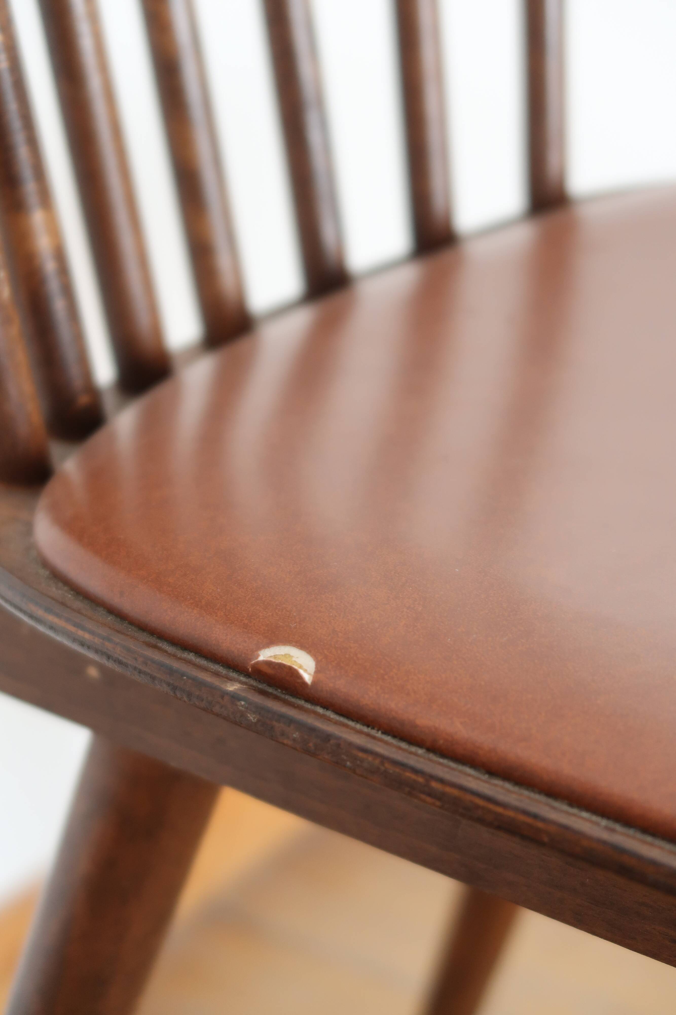 Paire de chaises bistrot "Menuet" Baumann
