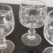 Set of 6 wine glasses on feet decoration grapes and vine shoot
