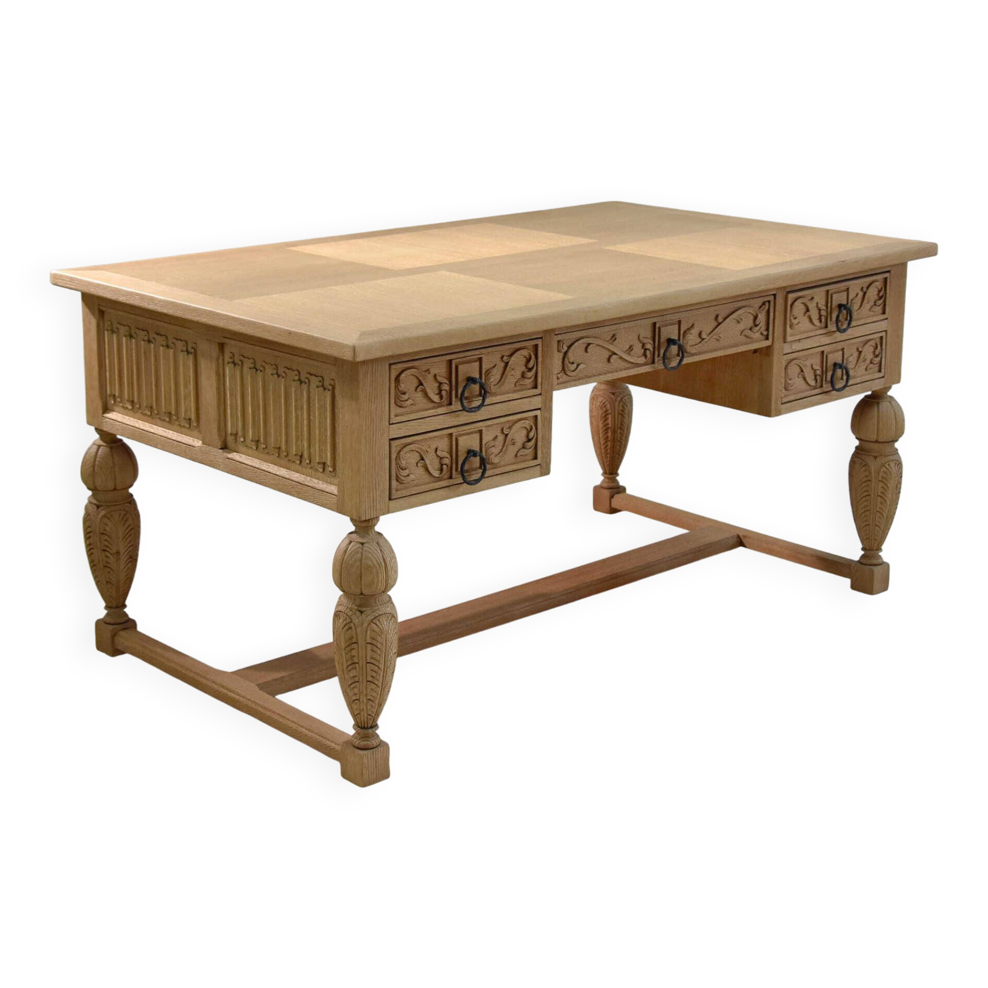Bureau sculpté en chêne clair, style Renaissance
