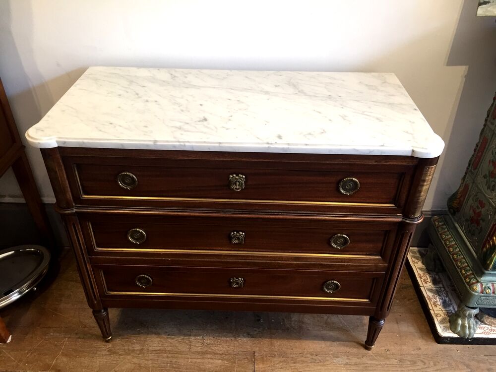 Louis xvi style chest of drawers in mahogany