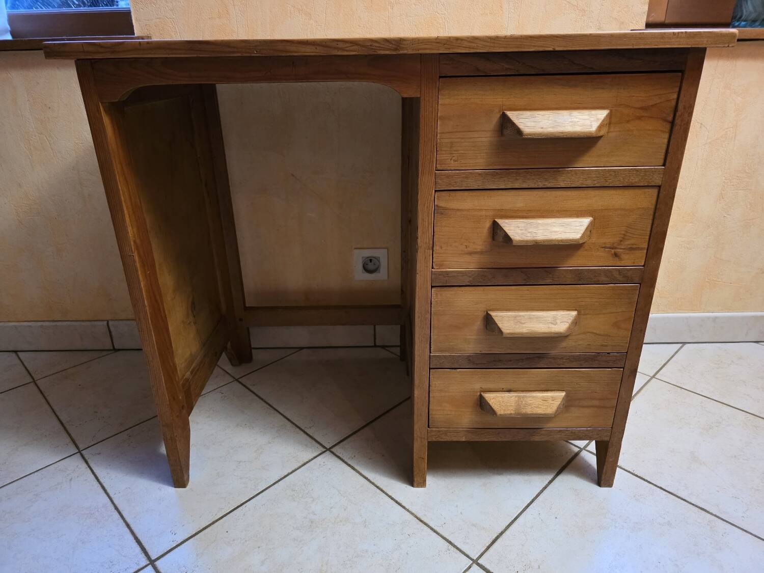 Children's desk from the 40s/50s