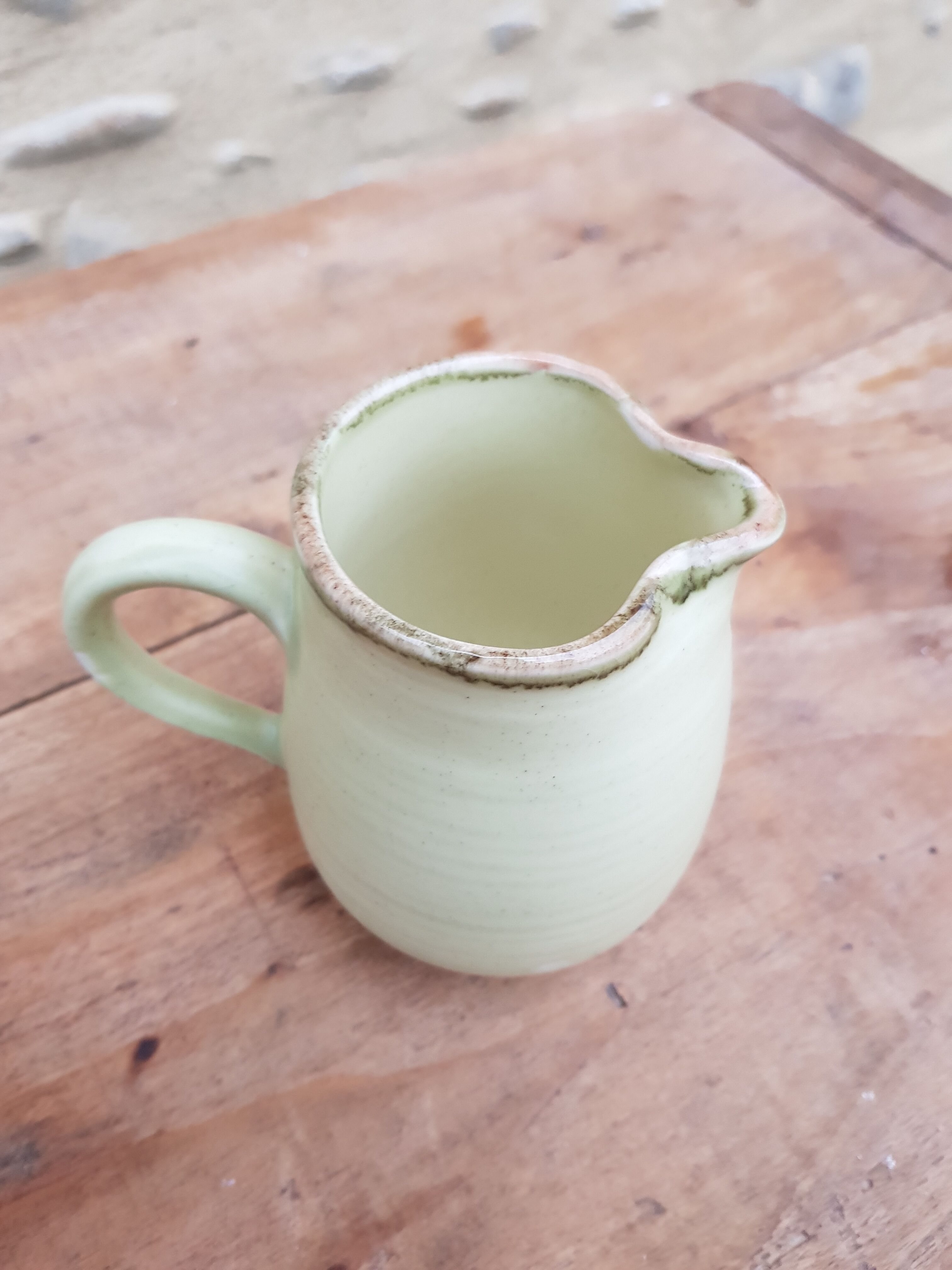 Pot à lait en grès