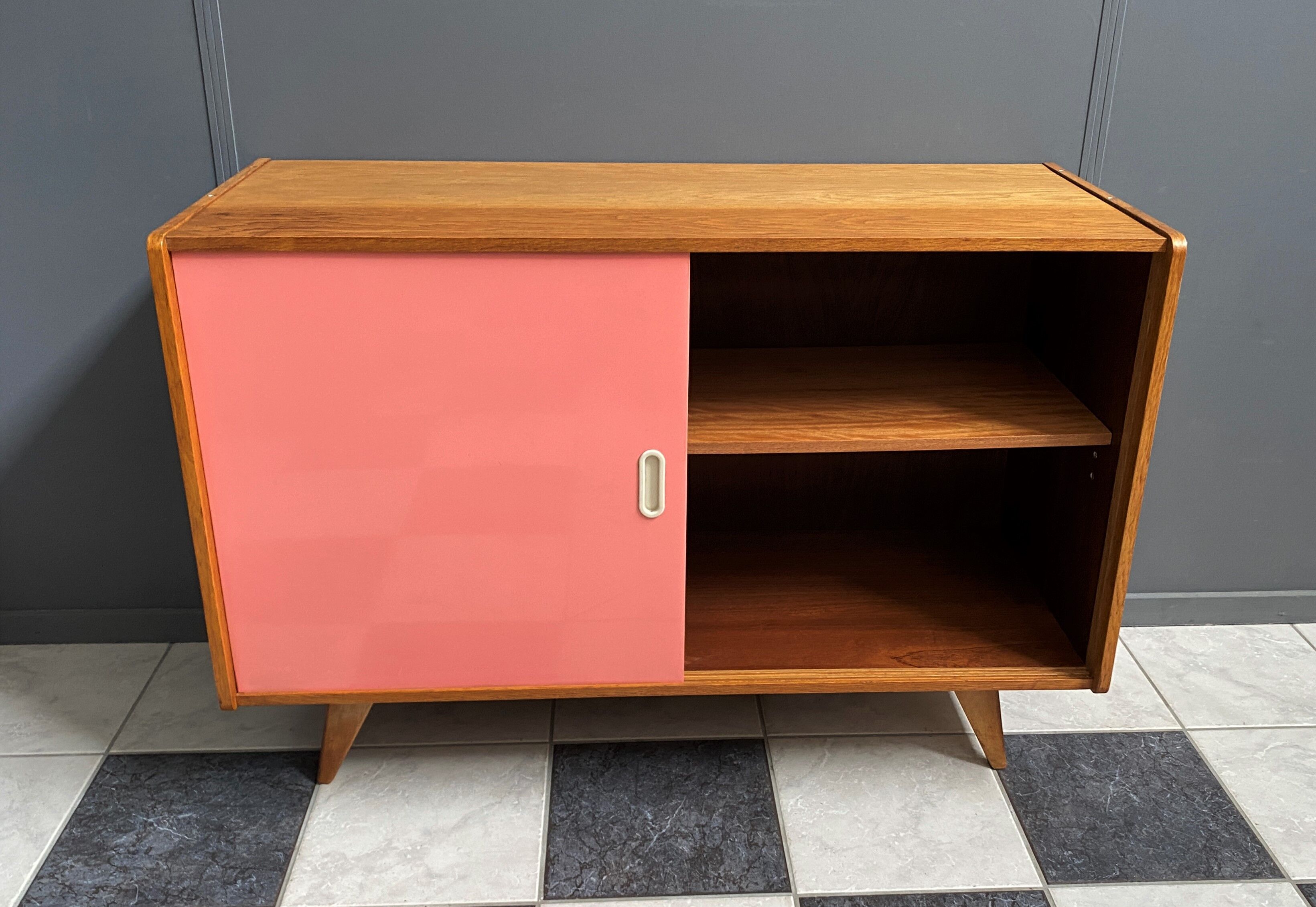 Jiri Jiroutek Pink sideboard model U452 1960s by Interier Praha