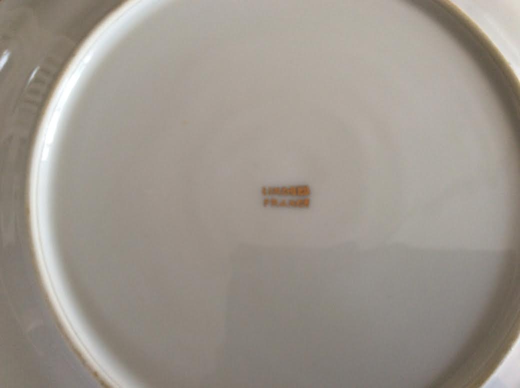 Service de table 54 pièces porcelaine de Limoges