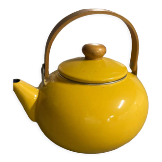 Enamelled kettle