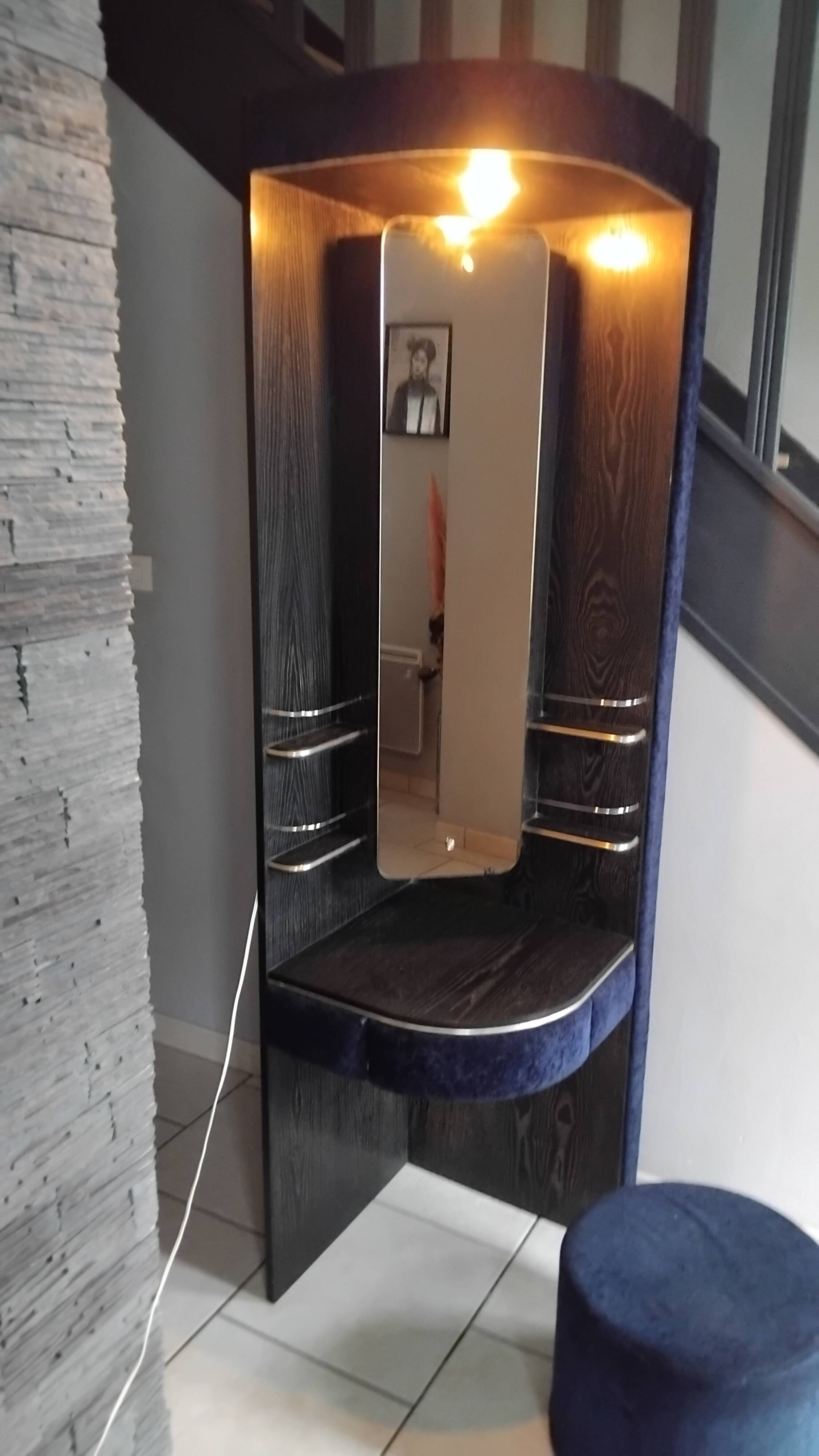 Vintage corner hairdresser from the 70s.