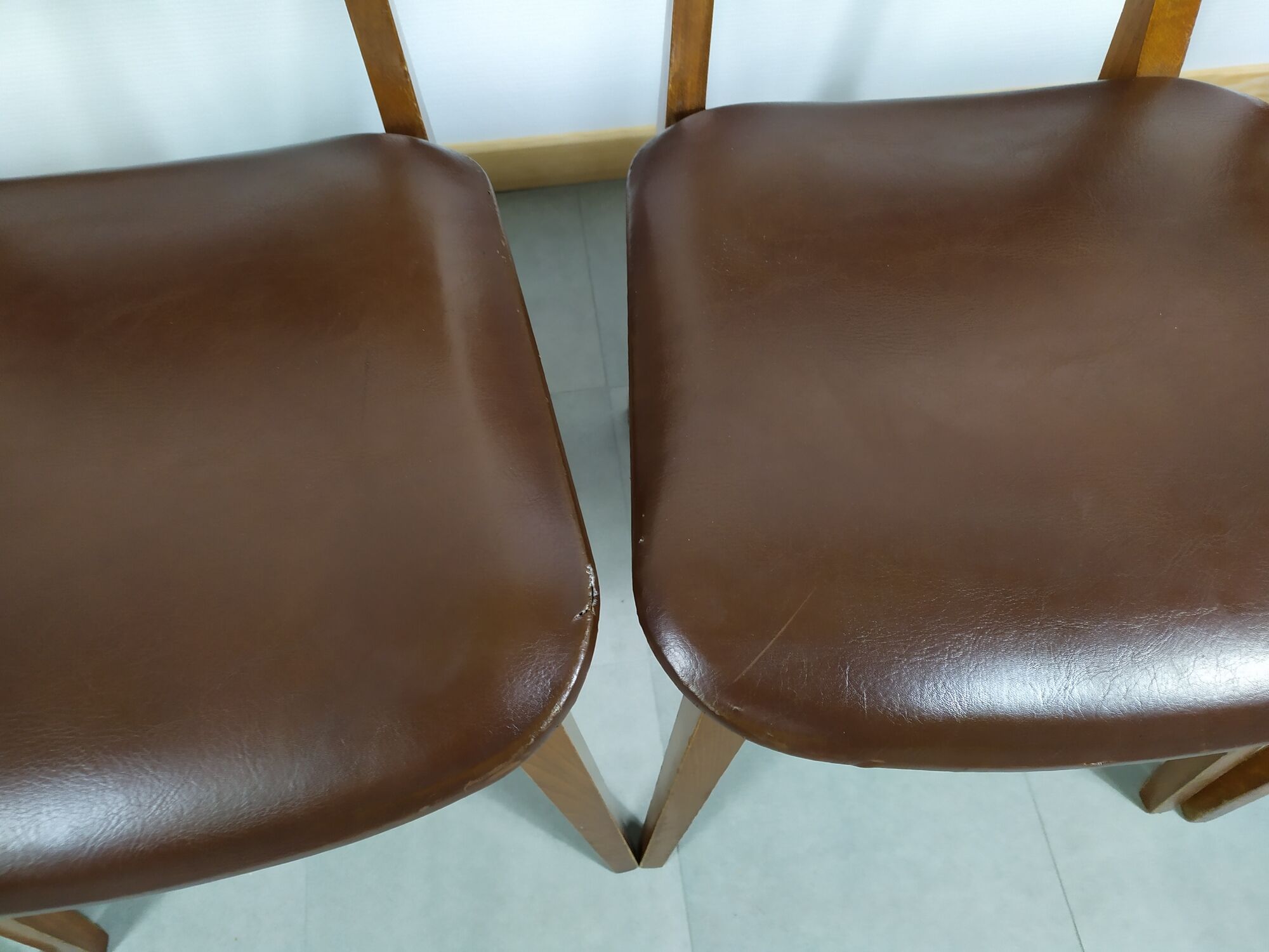 Suite de 6 chaise bois skaï marron brus vintage année 50 - 60