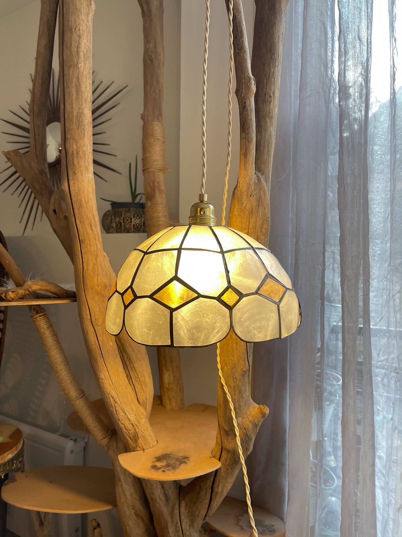 Vintage mother-of-pearl and vintage brass pendant light 1970