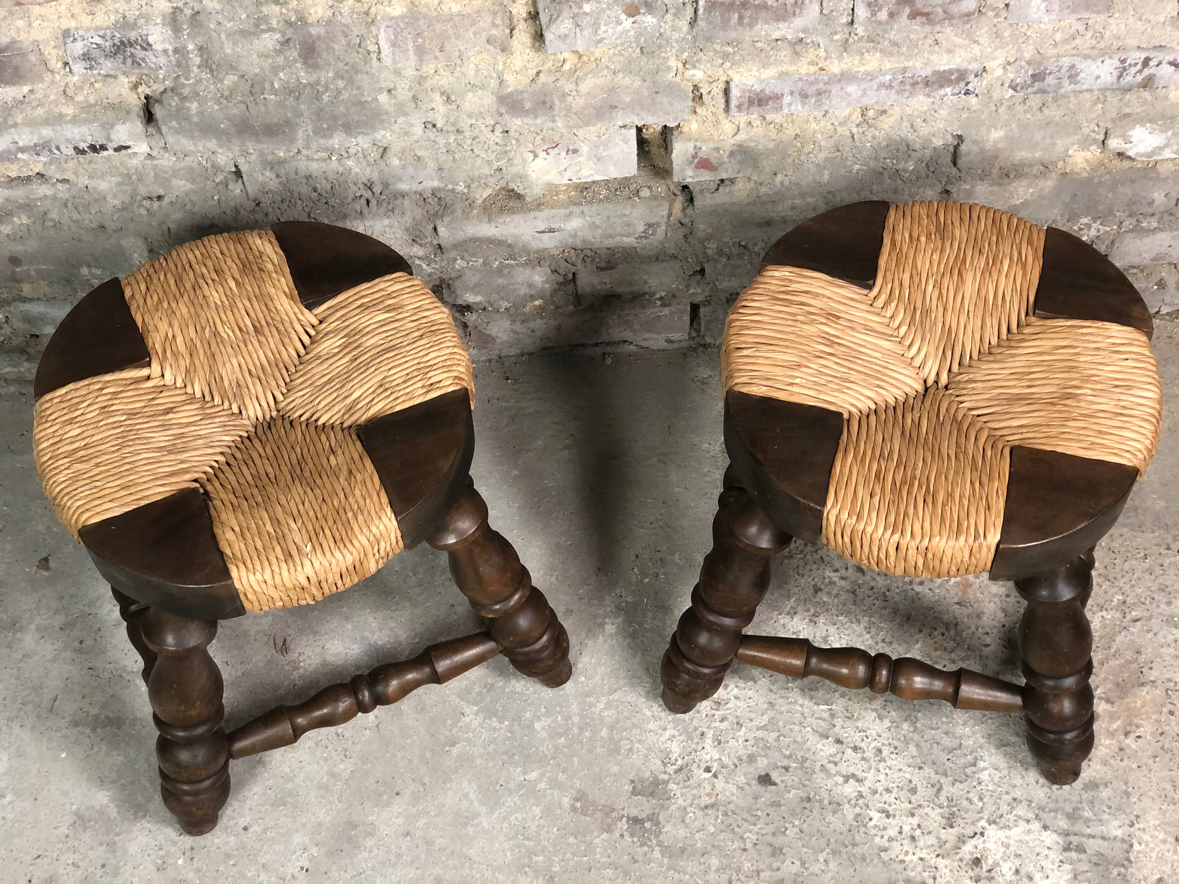 Set of 2 stools in wood and woven straw vintage 1960