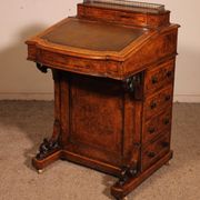 Davenport desk in burr walnut and inlays from the first part of