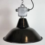 Lampe à pendentif en émail noir industriel d'Elektrosvit, années 1960.