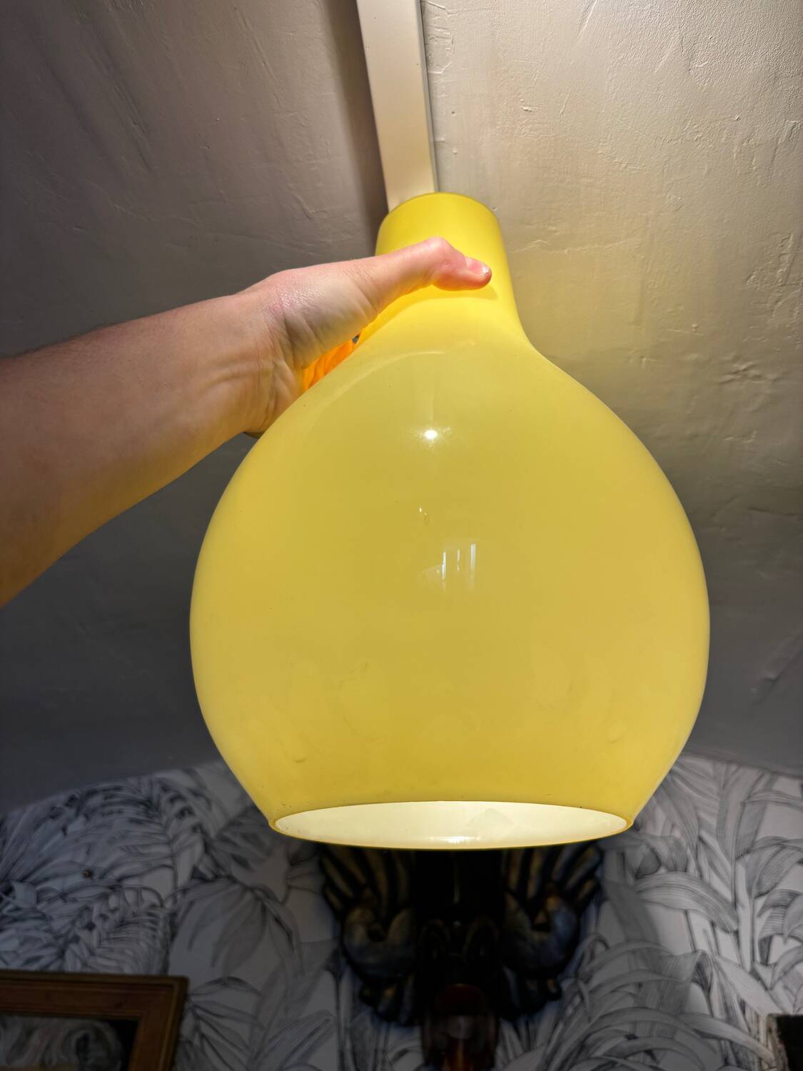 Suspensions x 2 - vintage in opaline - 70s