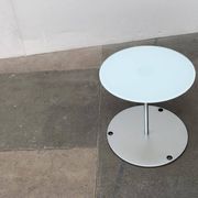 Table d'appoint de la série Drift allemande postmoderne par Walter Knoll, années 1990