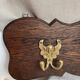 Porte-manteaux mural en bois, trois crochets en bronze