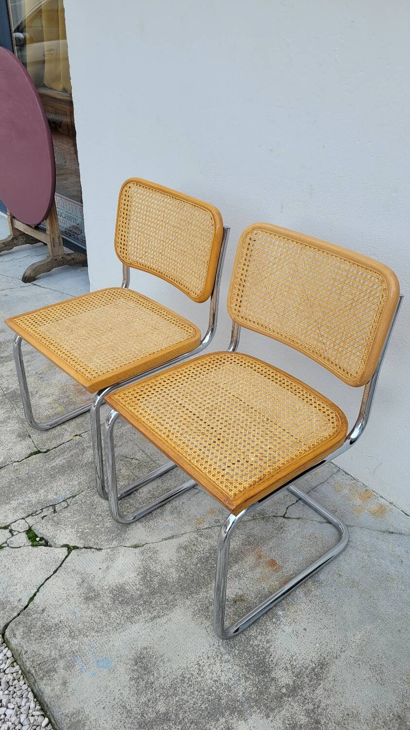 Paire de chaises Marcel Breuer modèle B32 signé Italy.