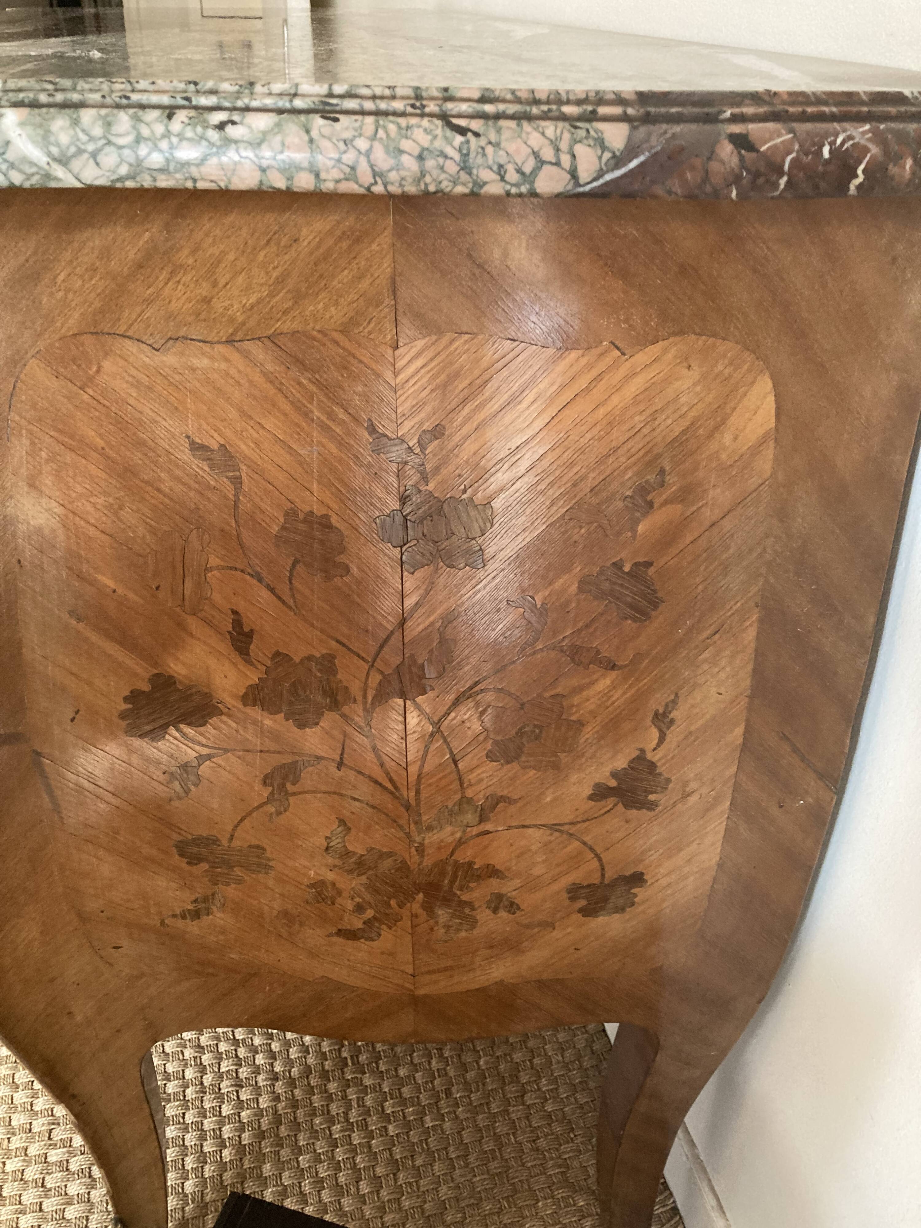 Louis XV style chest of drawers, early 1900s