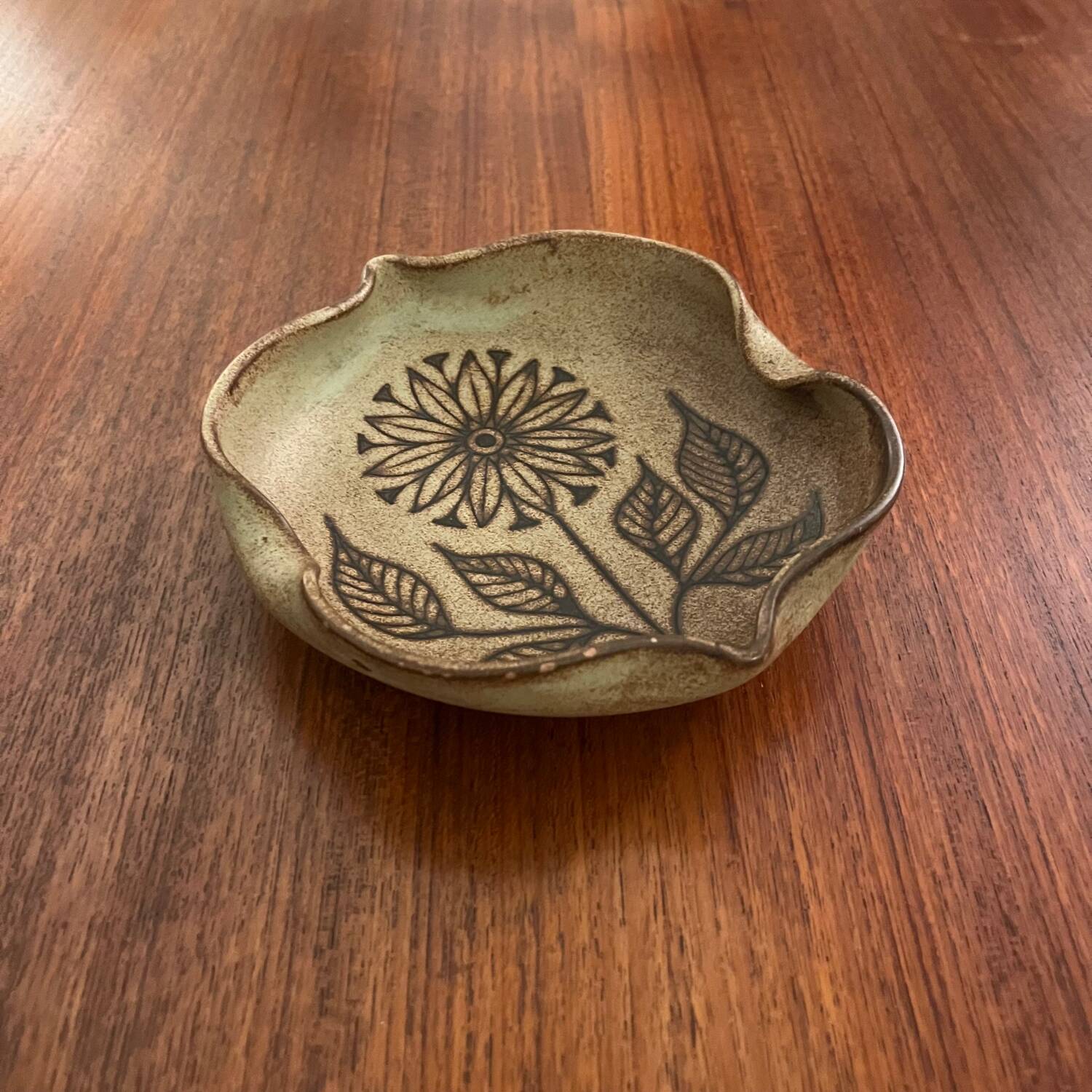 Bowl or dish by Font and Mateo in ceramic