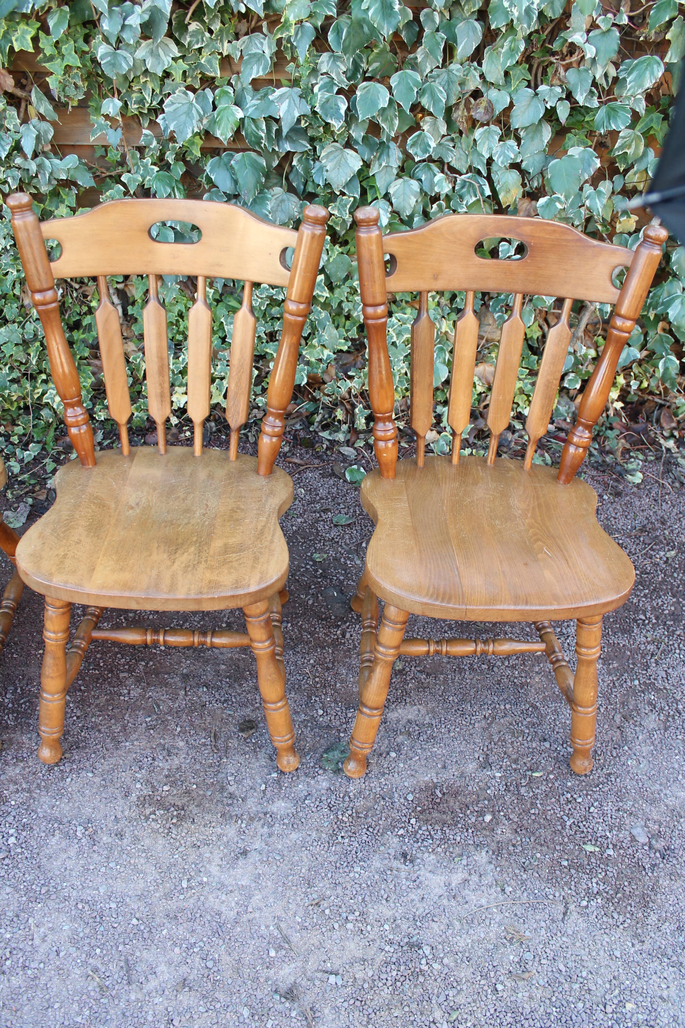 Lot of 4 western chairs