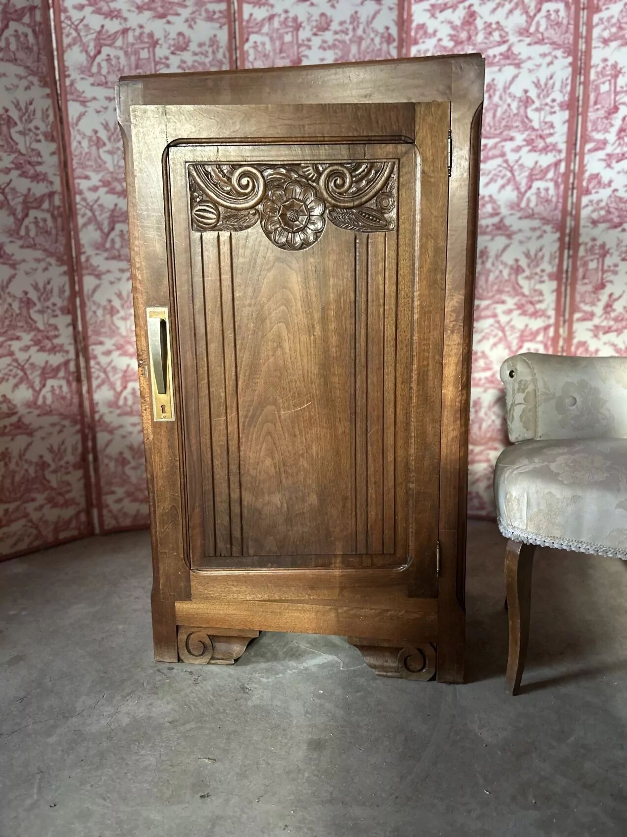 Art Deco walnut buffet – The elegance of the 1930s