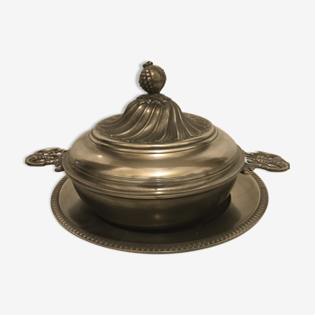Vegetable tureen with lid