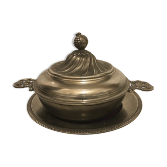 Vegetable tureen with lid