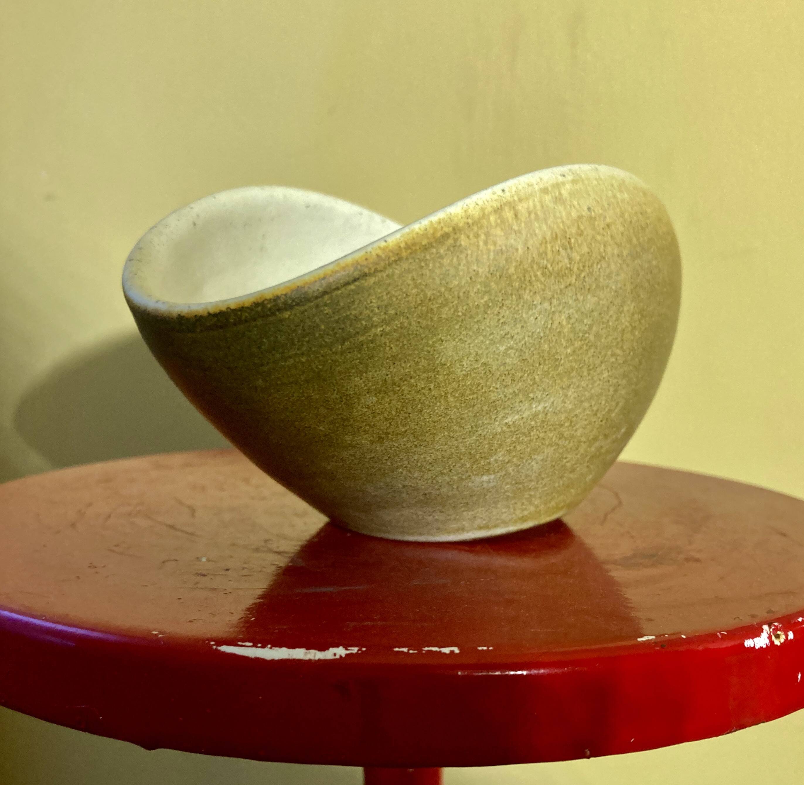 Greyish yellow bowl by Suzanne Ramié (1905-1974) and Atelier Madoura (XX) Bowl -Madoura