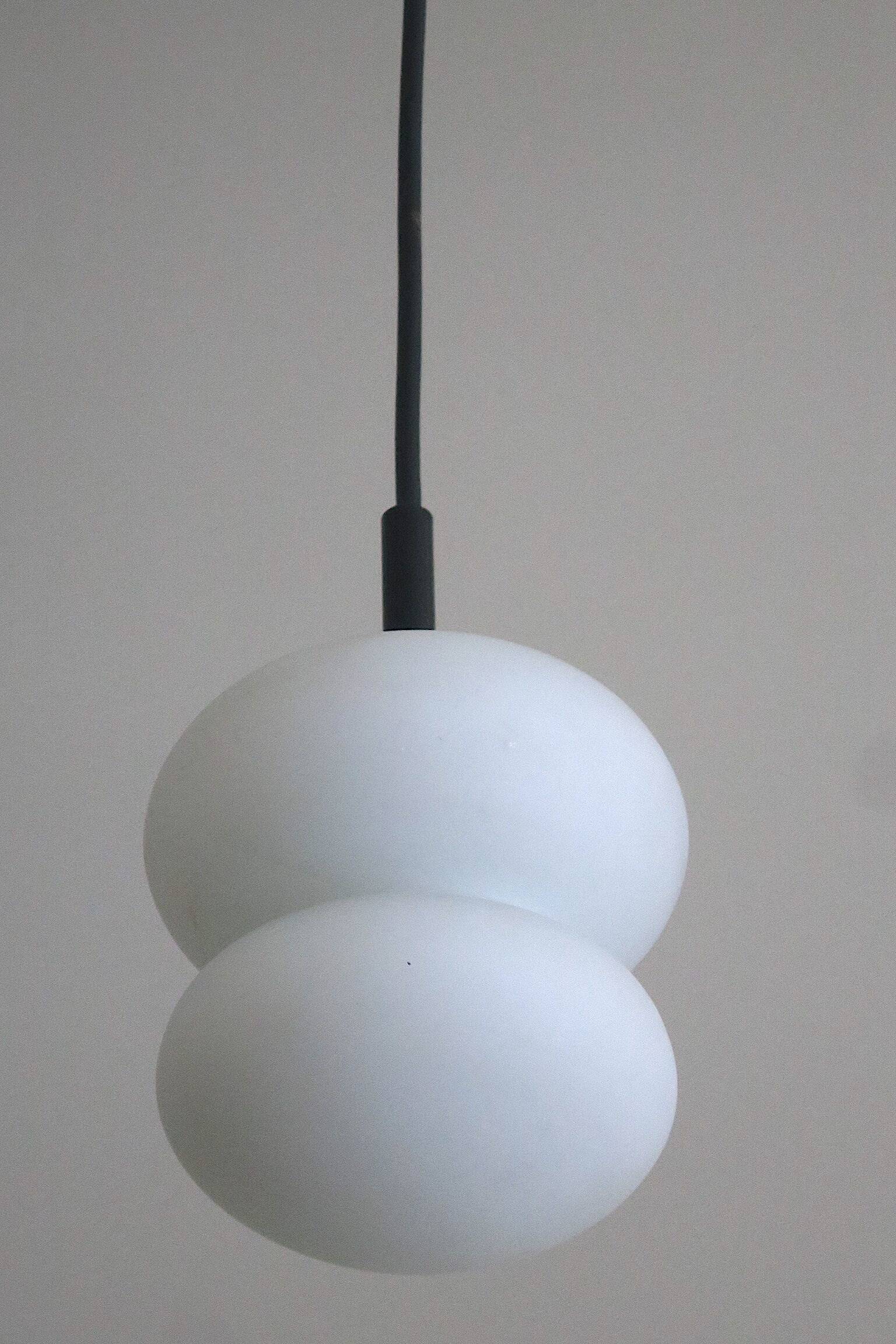 3 suspensions de forme organique, années 1960
