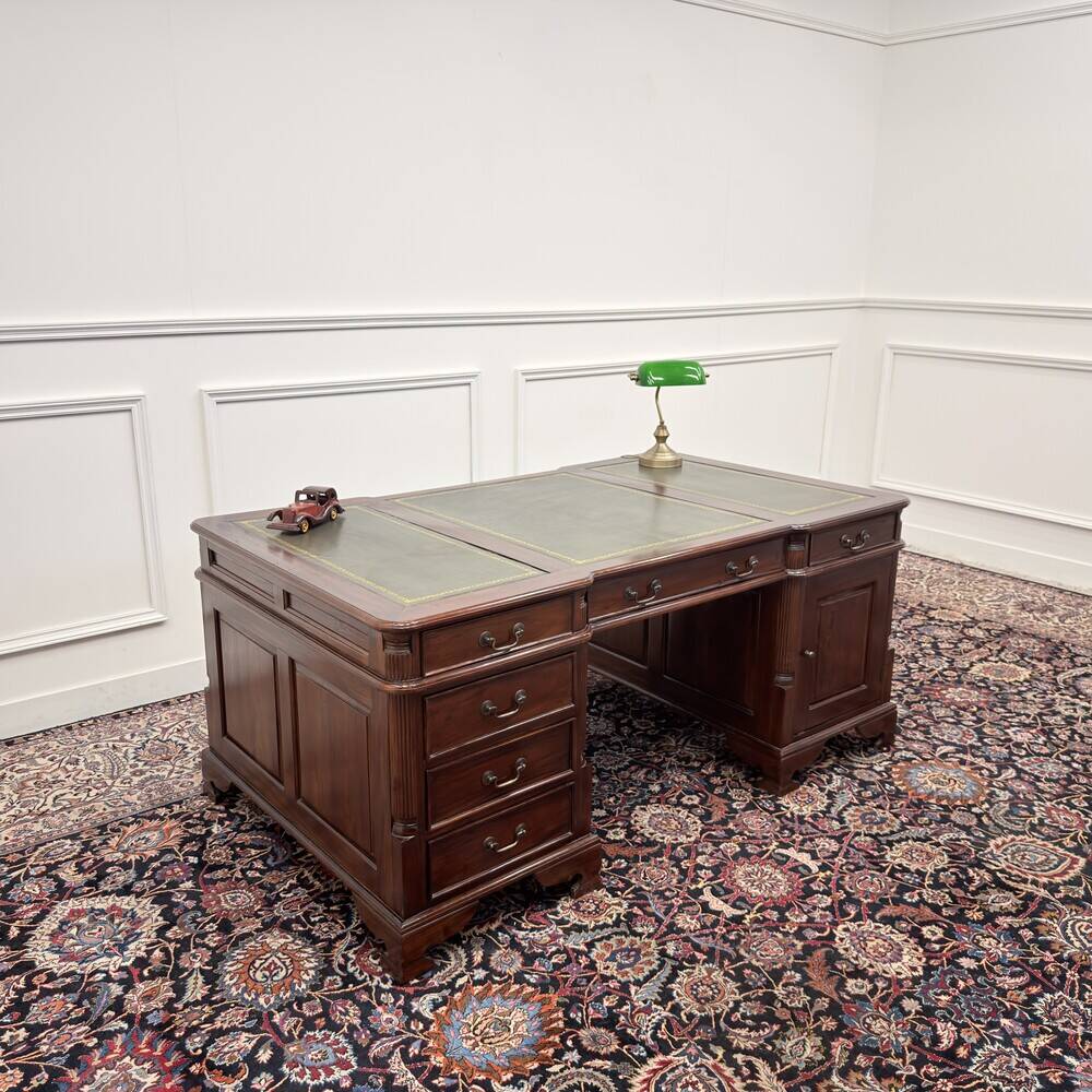 Bureau classique en cuir vert Partnerdesk