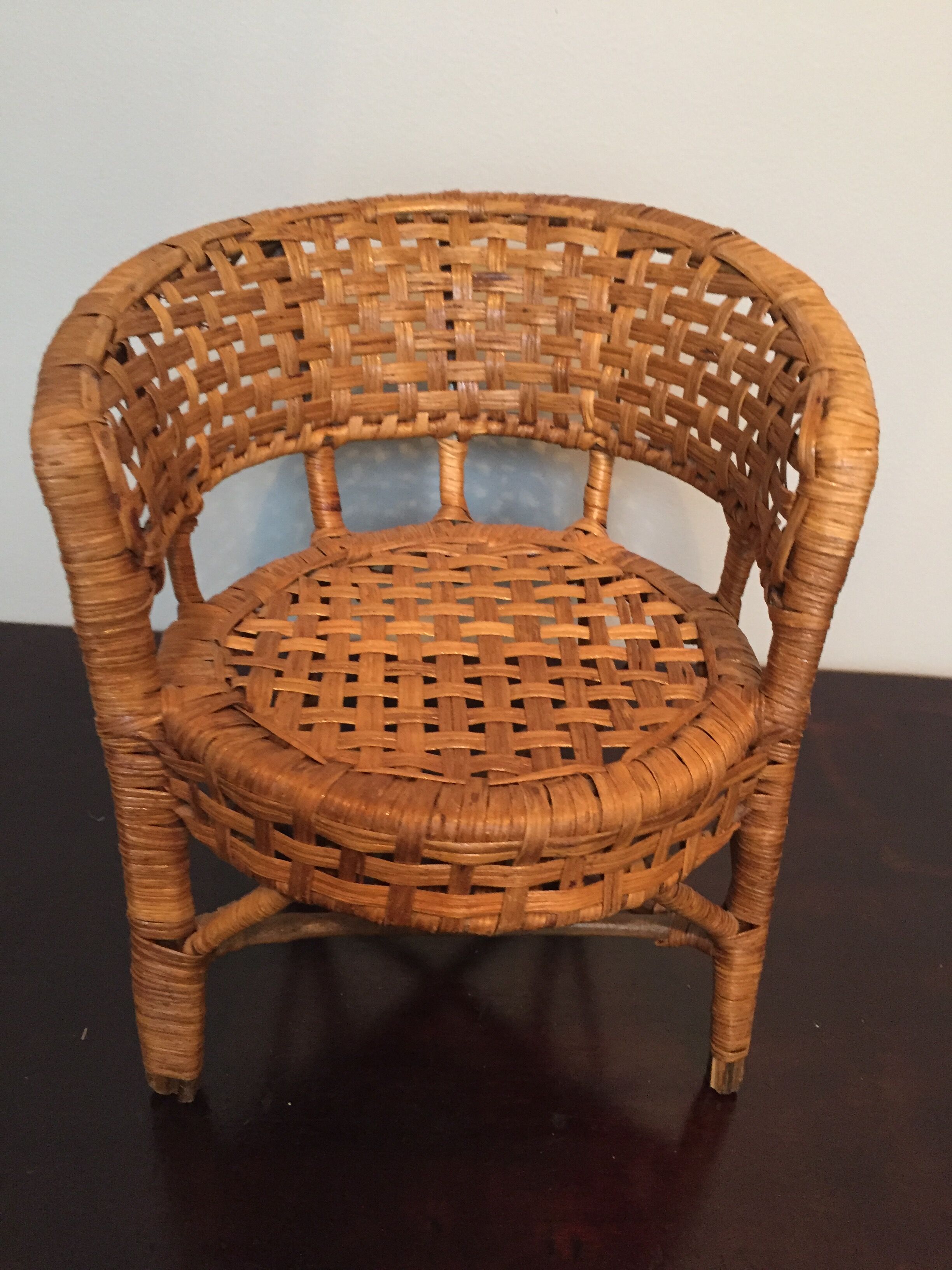 Wicker doll chair chair
