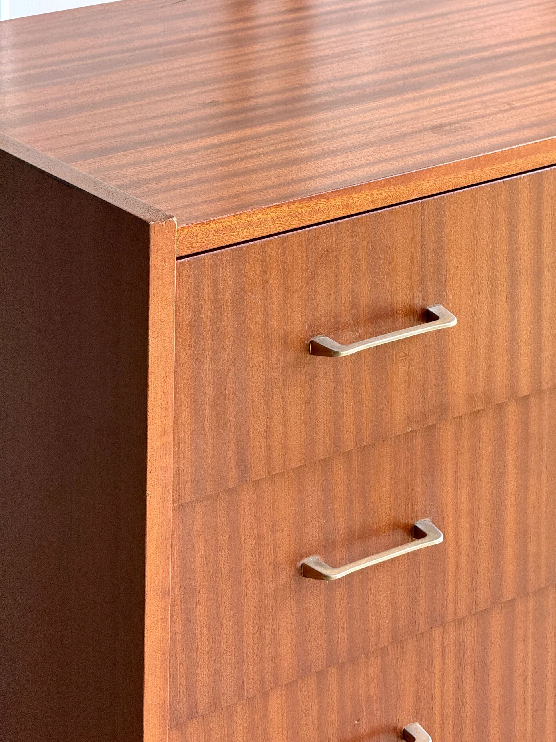 Mid-century commode style