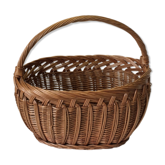 Oval wicker basket-one handle
